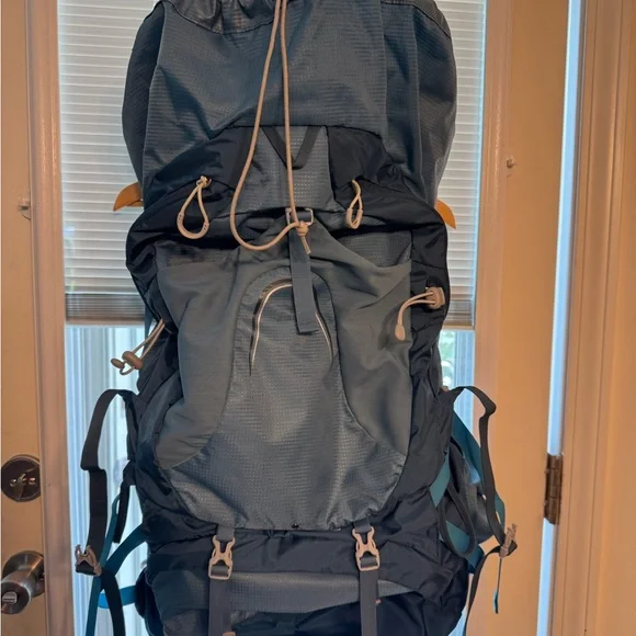 Osprey Woman’s Ariel 65L Hiking Backpack - Picture 2 of 6